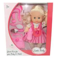 Dorina je 38cm panenka, která čůrá, s kadeřnickou sadou, doplňky a zvukovými efekty.