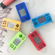 Mini ruční herní konzole jako klíčenka v různých variantách