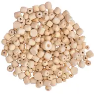 PlayBox: Přírodní dřevěné korálky různých velikostí a tvarů v balení 500 g.