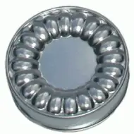 Rýhovaná kovová forma na pečení o průměru 12 cm