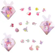 Sada prstenů v různých variantách v diamantové krabičce 1 ks.