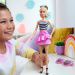 Barbie: Fashionista stylová panenka v růžové sukni, se slunečními brýlemi - Mattel